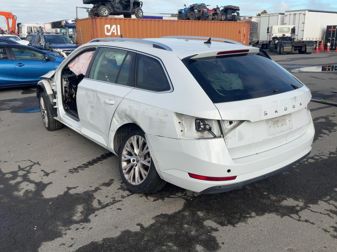 Photo '6' of Skoda Superb WGN Ambition 162KW Photo '6' of Skoda Superb WGN Ambition 162KW