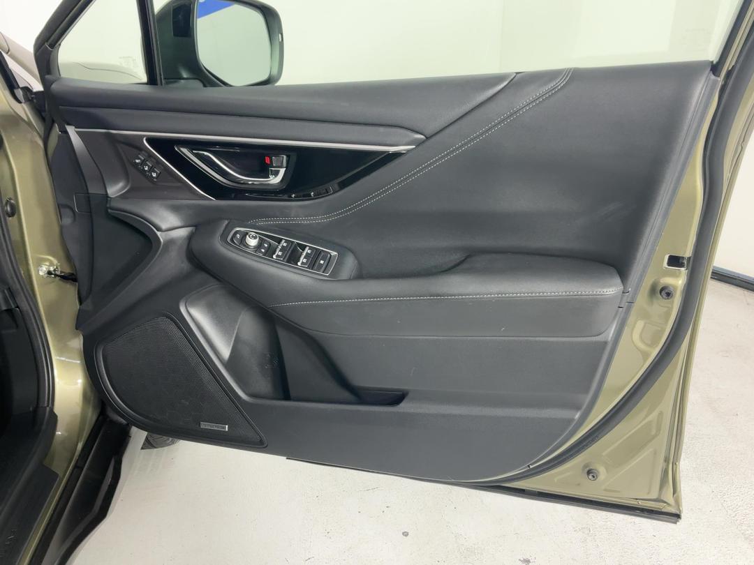 Photo '15' of Subaru Outback
