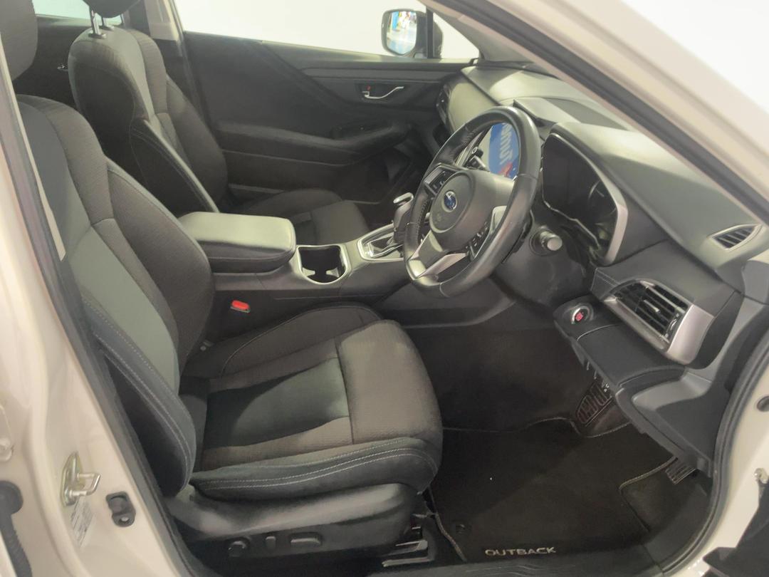 Photo '16' of Subaru Outback
