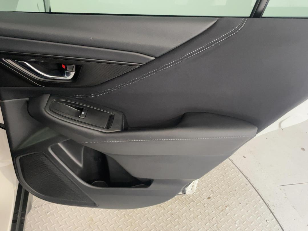 Photo '19' of Subaru Outback