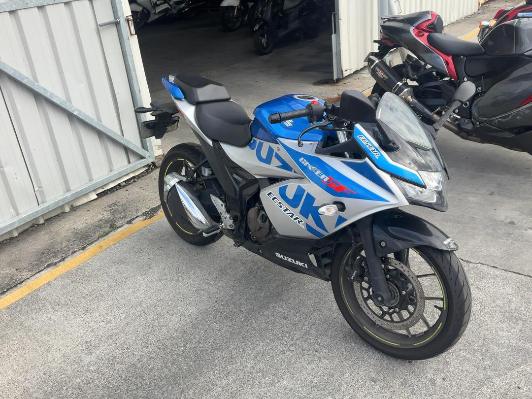 Photo '2' of Suzuki GSX250 Frlxm3