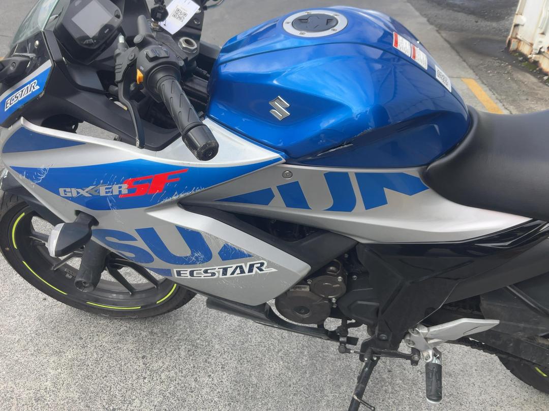 Photo '16' of Suzuki GSX250 Frlxm3