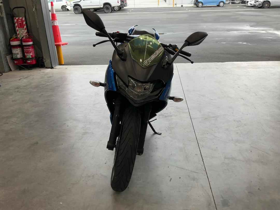 Photo '4' of Suzuki GSX250 Frlzm2