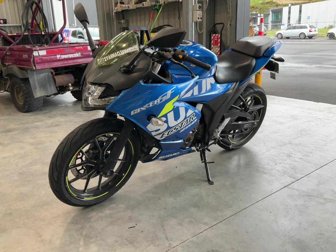Photo '5' of Suzuki GSX250 Frlzm2