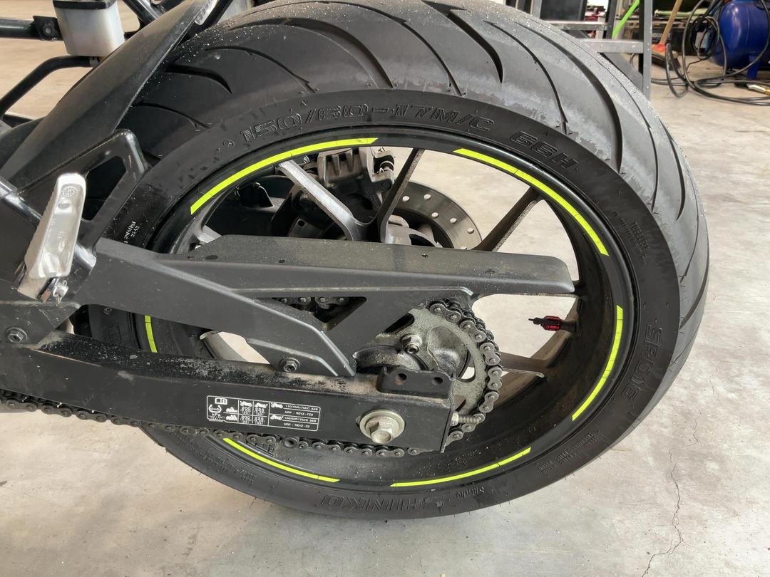 Photo '13' of Suzuki GSX250 Frlzm2