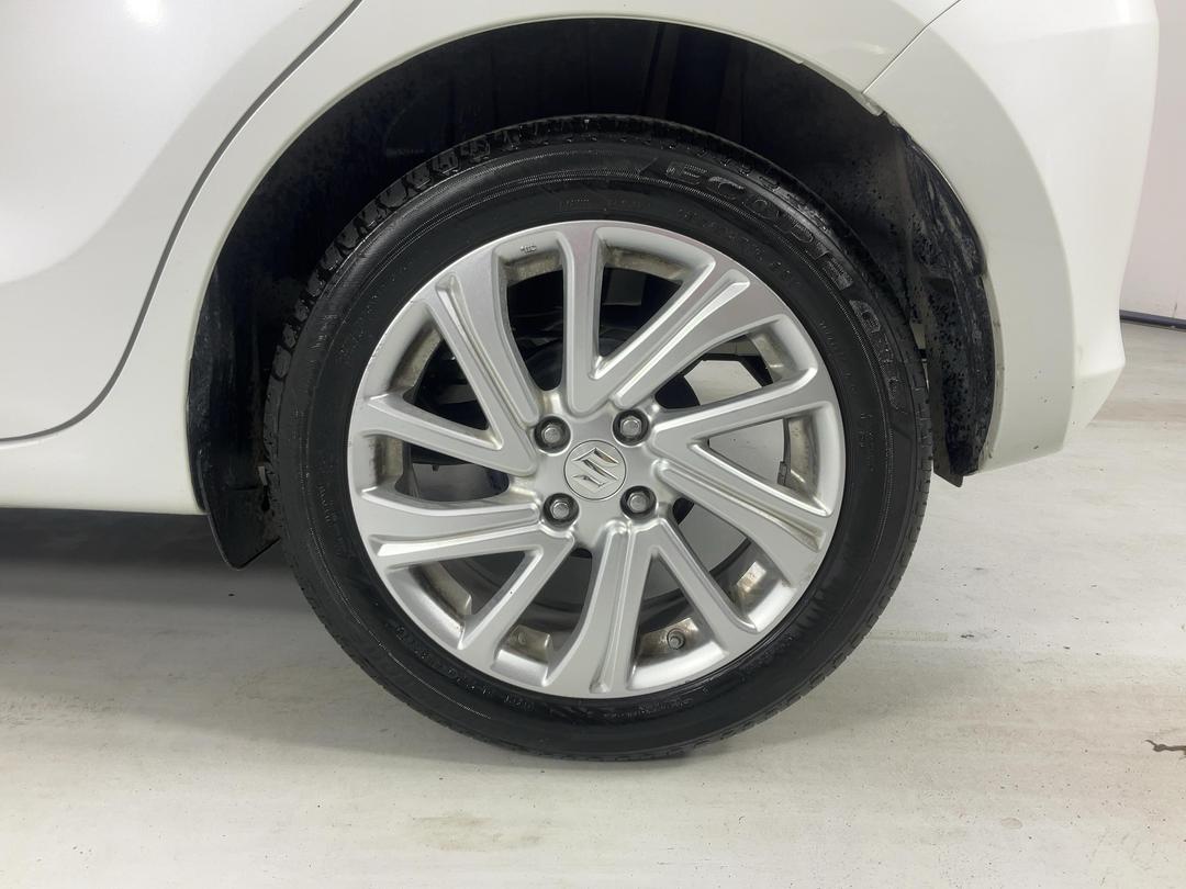 Photo '11' of Suzuki Swift