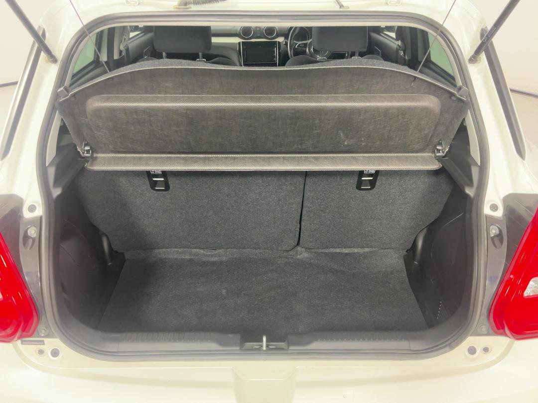 Photo '14' of Suzuki Swift