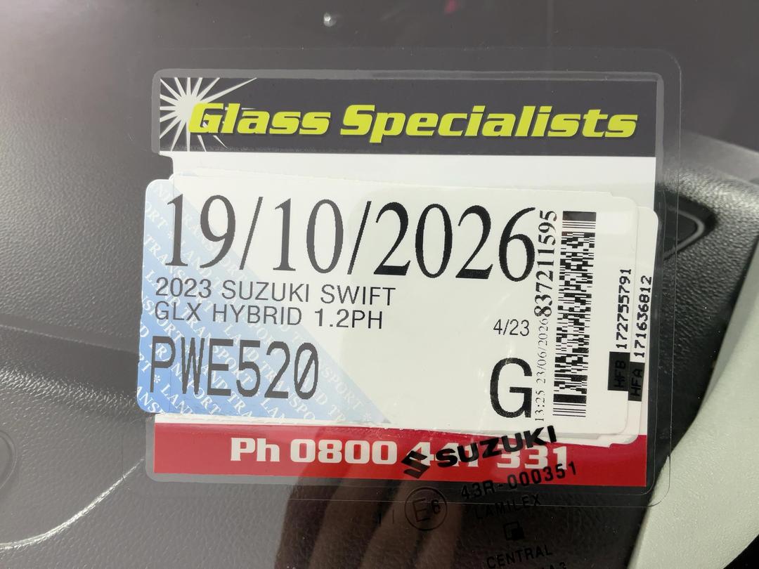 Photo '23' of Suzuki Swift