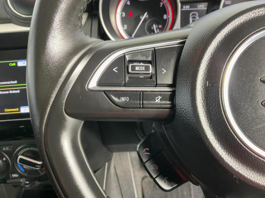 Photo '24' of Suzuki Swift