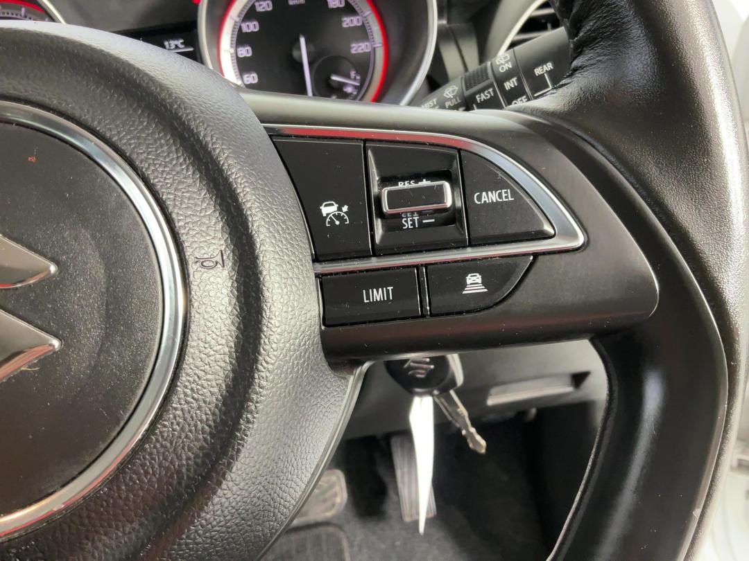Photo '25' of Suzuki Swift