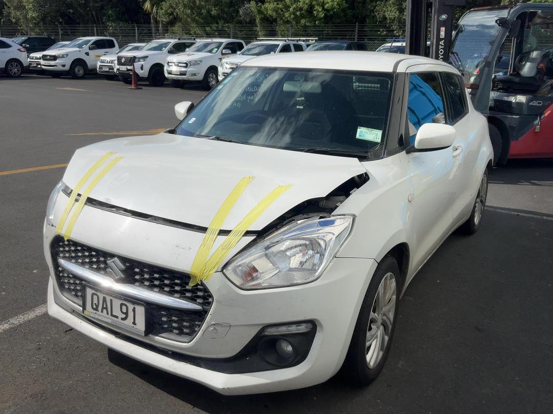 Photo '2' of Suzuki Swift GL Photo '2' of Suzuki Swift GL