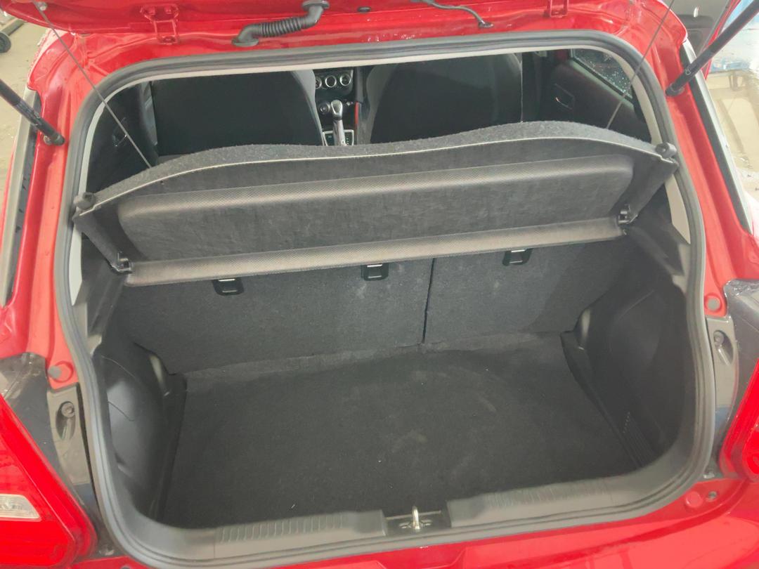 Photo '21' of Suzuki Swift Sport