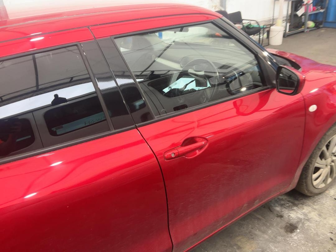 Photo '15' of Suzuki Swift GL Photo '15' of Suzuki Swift GL