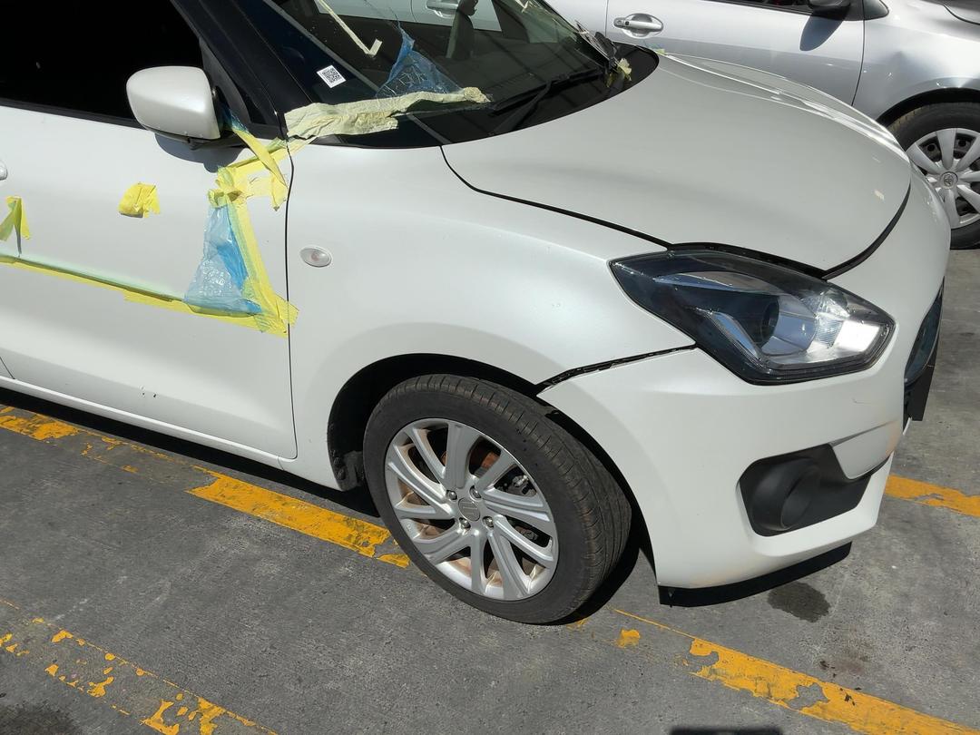 Photo '3' of Suzuki Swift GLX Hybrid Photo '3' of Suzuki Swift GLX Hybrid