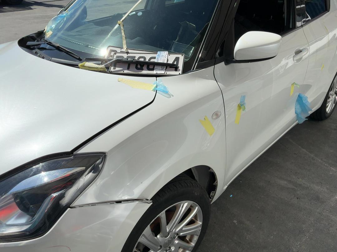 Photo '7' of Suzuki Swift GLX Hybrid Photo '7' of Suzuki Swift GLX Hybrid