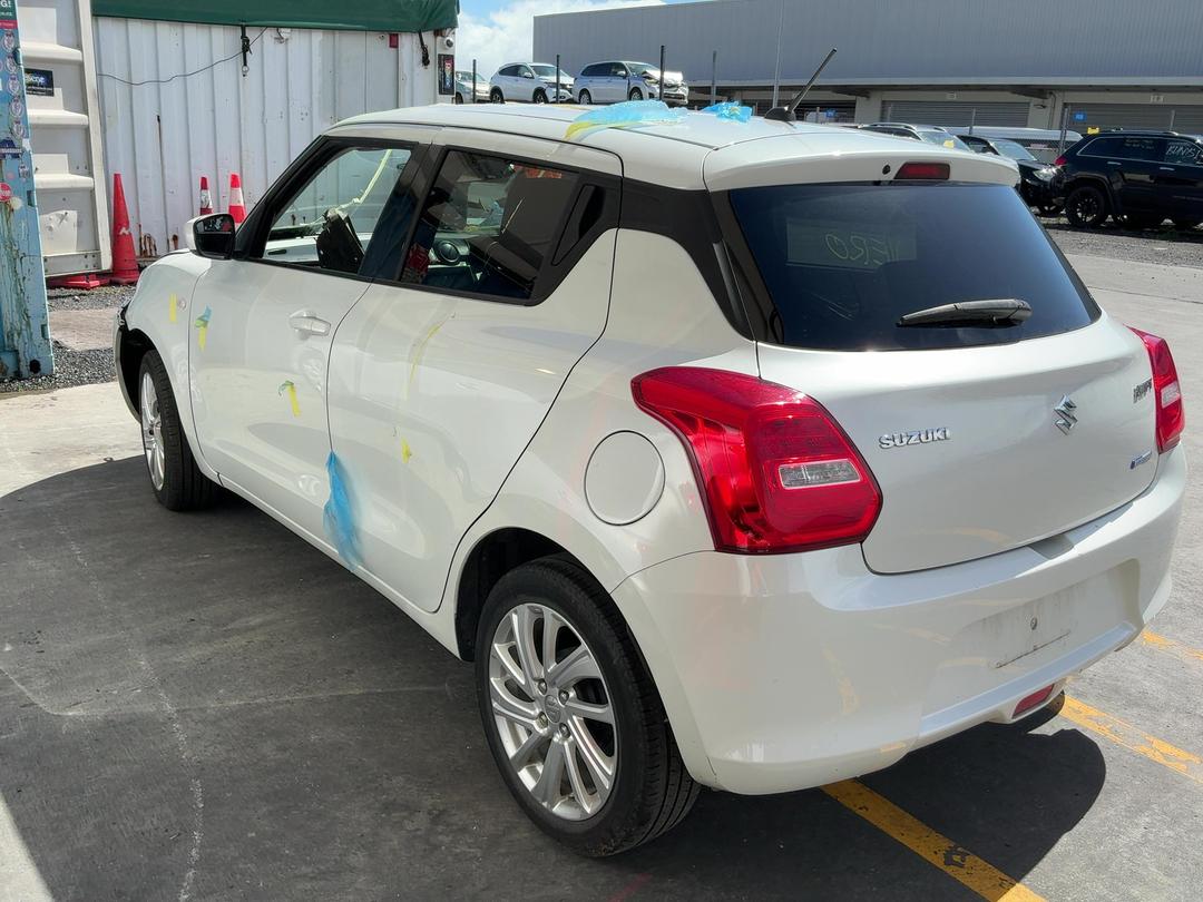 Photo '10' of Suzuki Swift GLX Hybrid Photo '10' of Suzuki Swift GLX Hybrid