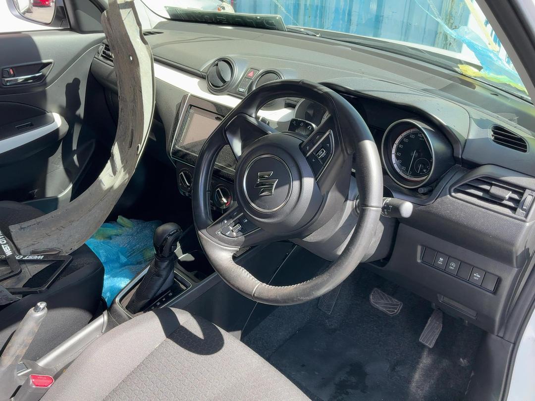 Photo '15' of Suzuki Swift GLX Hybrid Photo '15' of Suzuki Swift GLX Hybrid