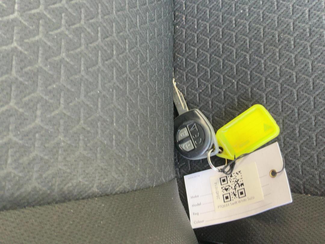 Photo '16' of Suzuki Swift GLX Hybrid Photo '16' of Suzuki Swift GLX Hybrid