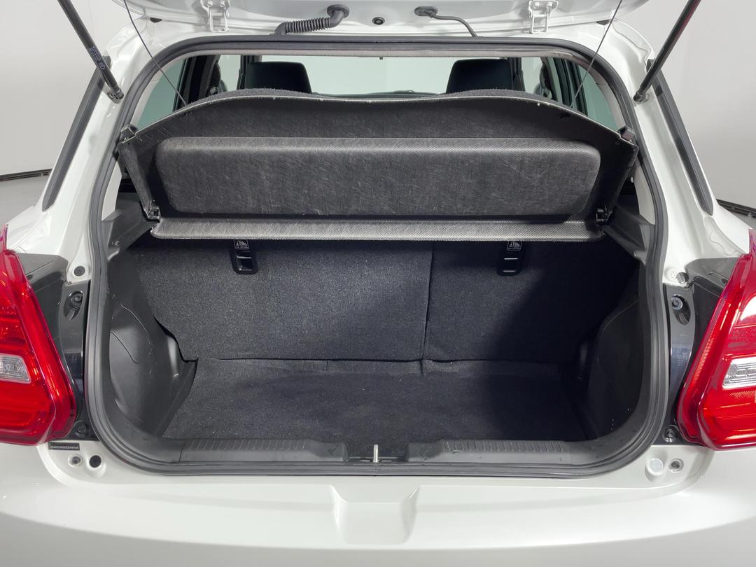 Photo '14' of Suzuki Swift
