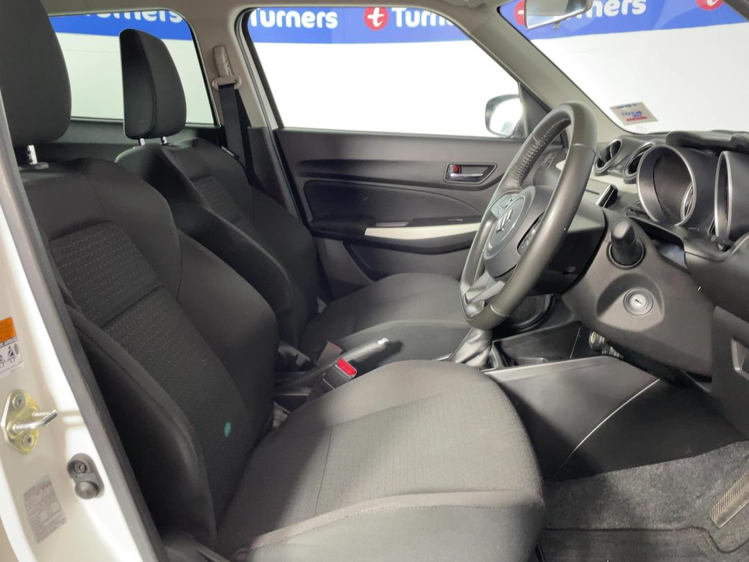Photo '16' of Suzuki Swift