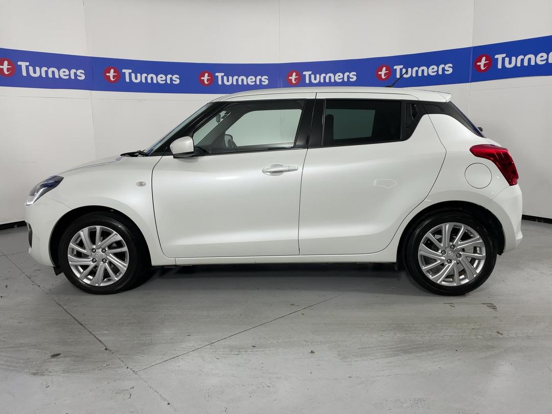 Photo '24' of Suzuki Swift