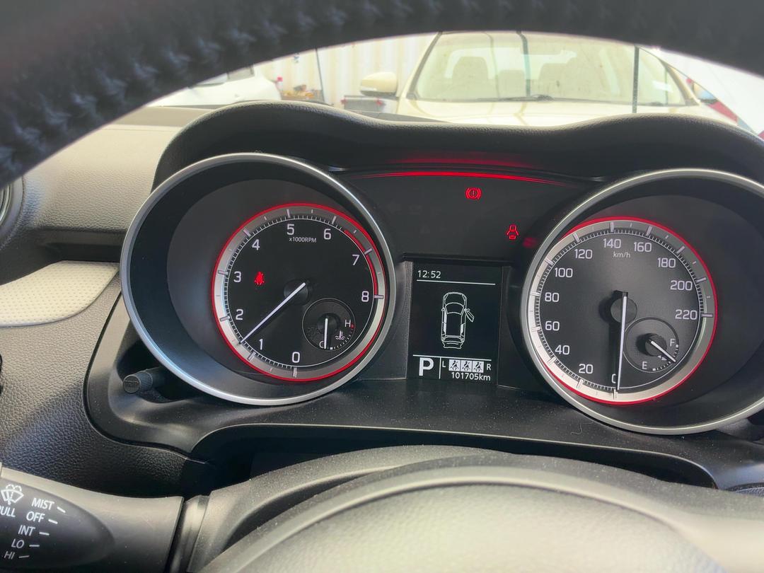 Photo '13' of Suzuki Swift GL Photo '13' of Suzuki Swift GL