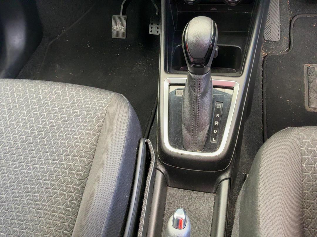 Photo '14' of Suzuki Swift GL Photo '14' of Suzuki Swift GL