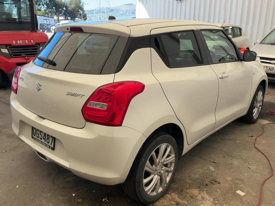 Photo '6' of Suzuki Swift GL