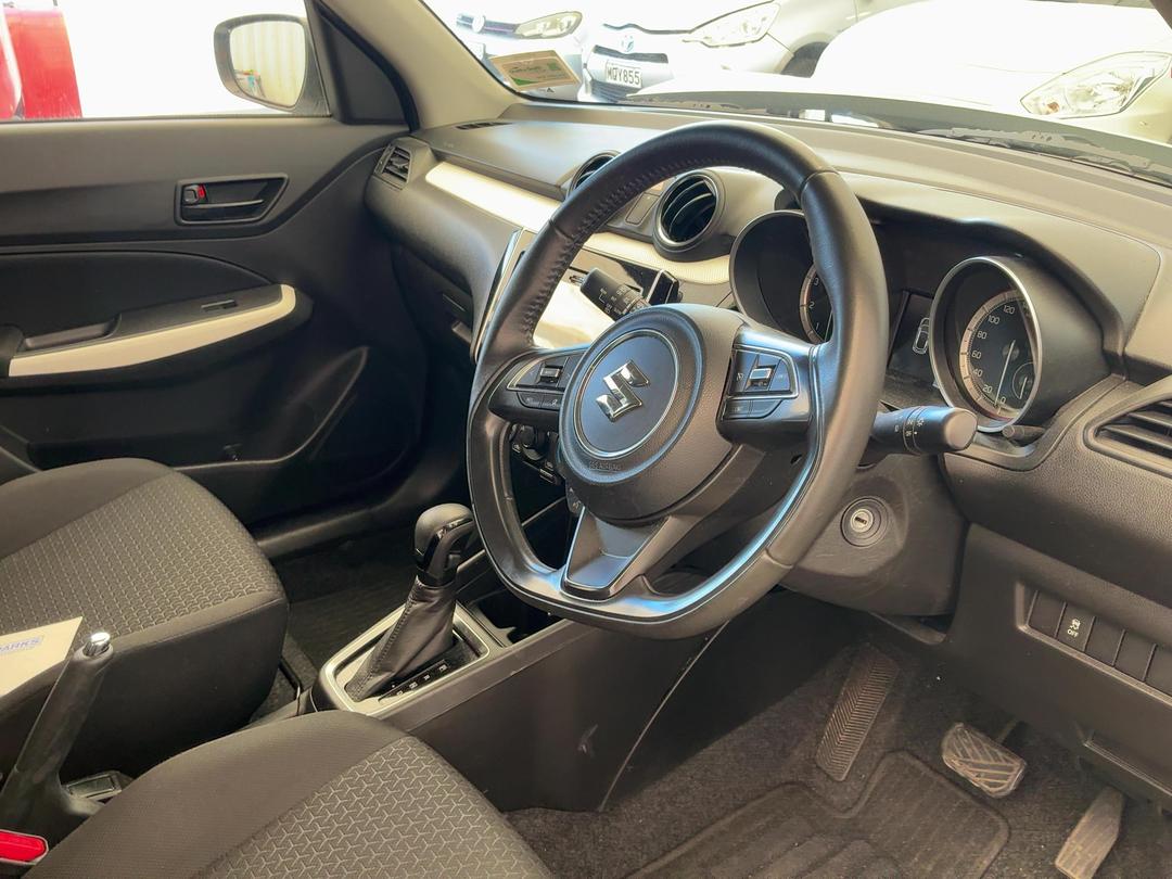 Photo '13' of Suzuki Swift GL