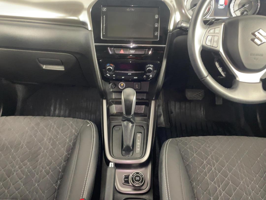 Photo '18' of Suzuki Vitara