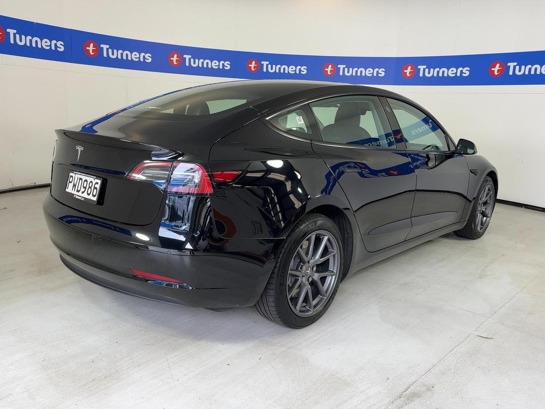 Photo '7' of Tesla Model 3