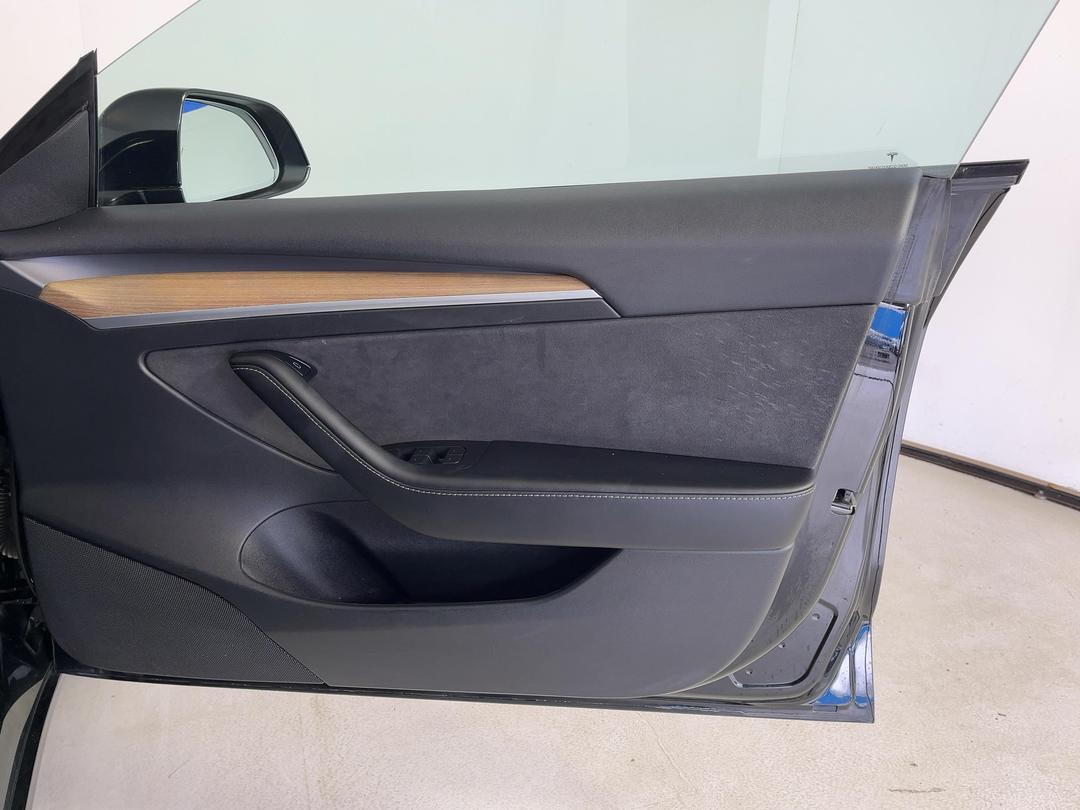 Photo '15' of Tesla Model 3