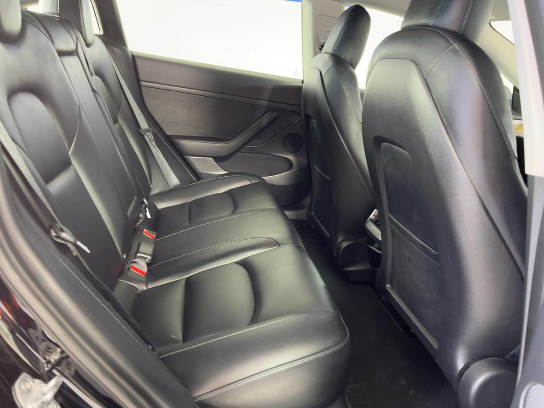 Photo '20' of Tesla Model 3