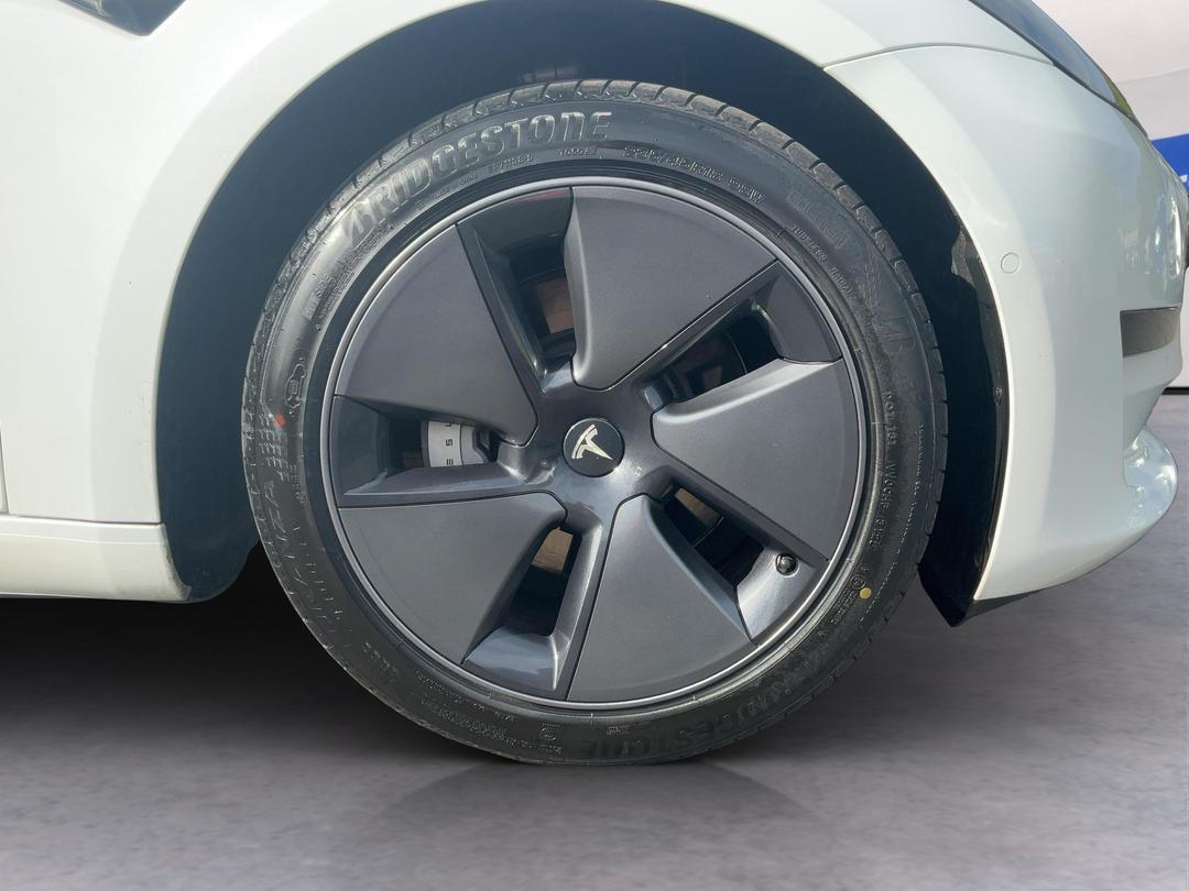 Photo '9' of Tesla Model 3