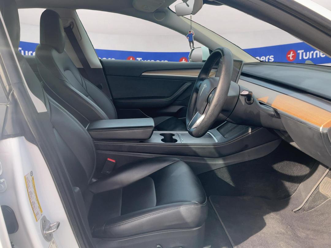 Photo '16' of Tesla Model 3