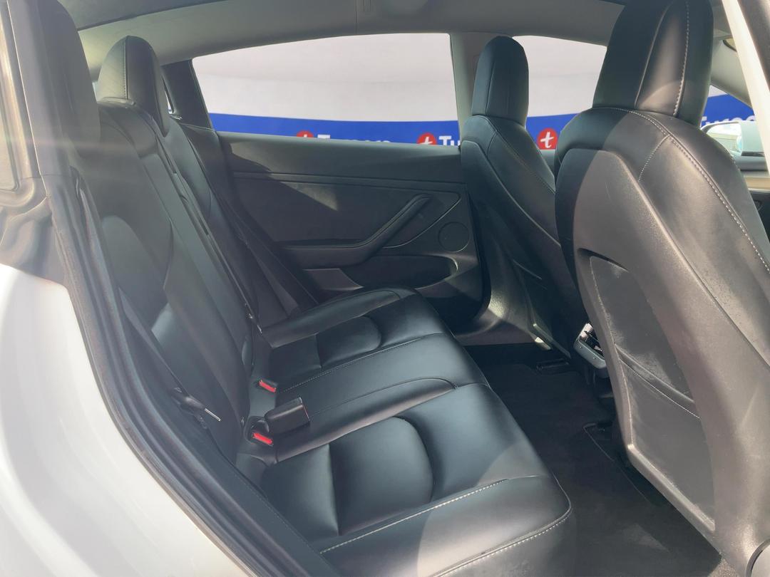 Photo '20' of Tesla Model 3