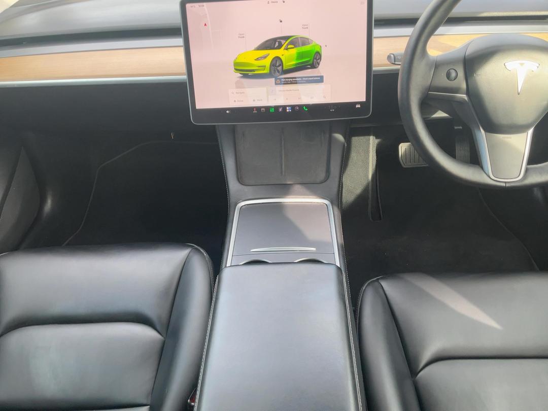 Photo '18' of Tesla Model 3