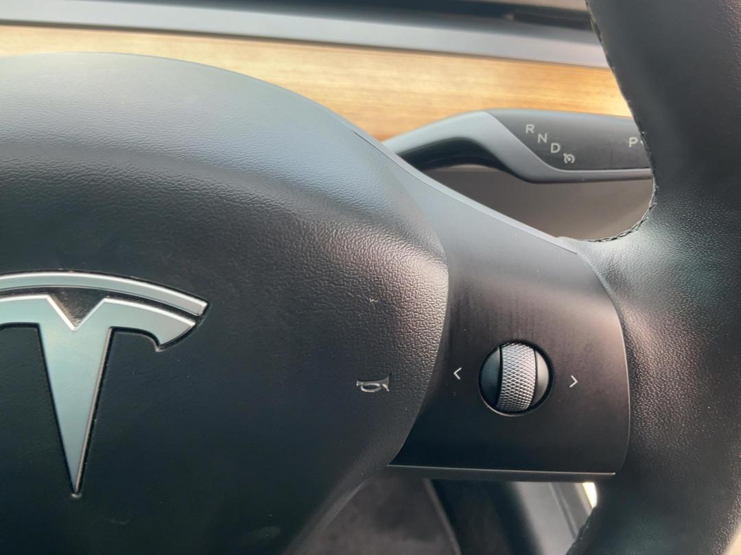 Photo '25' of Tesla Model 3