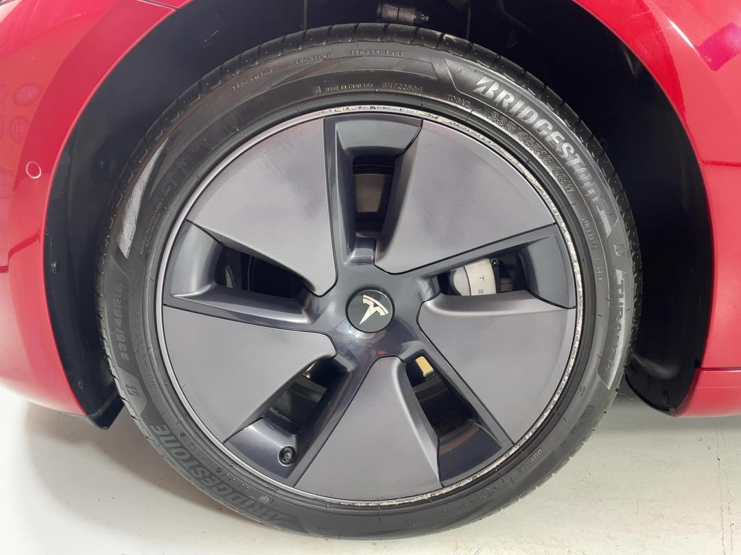 Photo '10' of Tesla Model 3