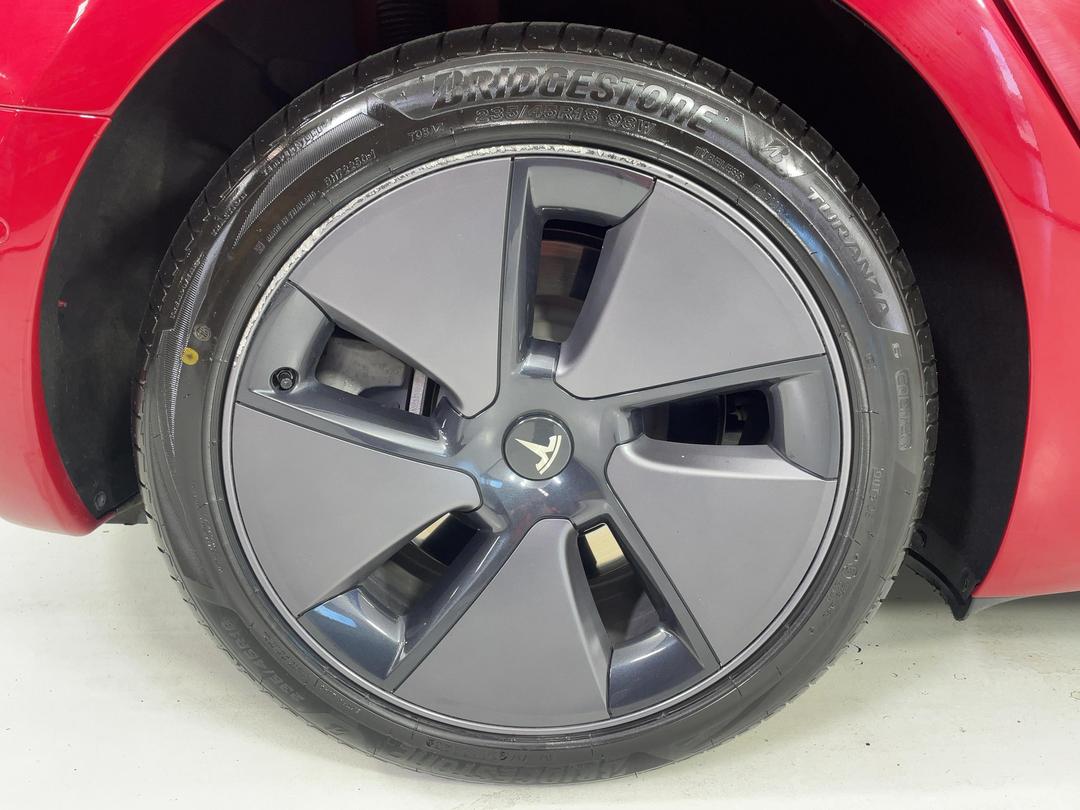 Photo '12' of Tesla Model 3