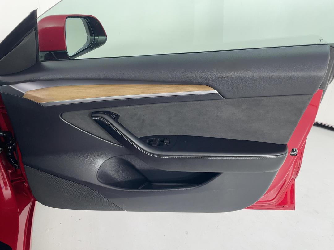 Photo '15' of Tesla Model 3