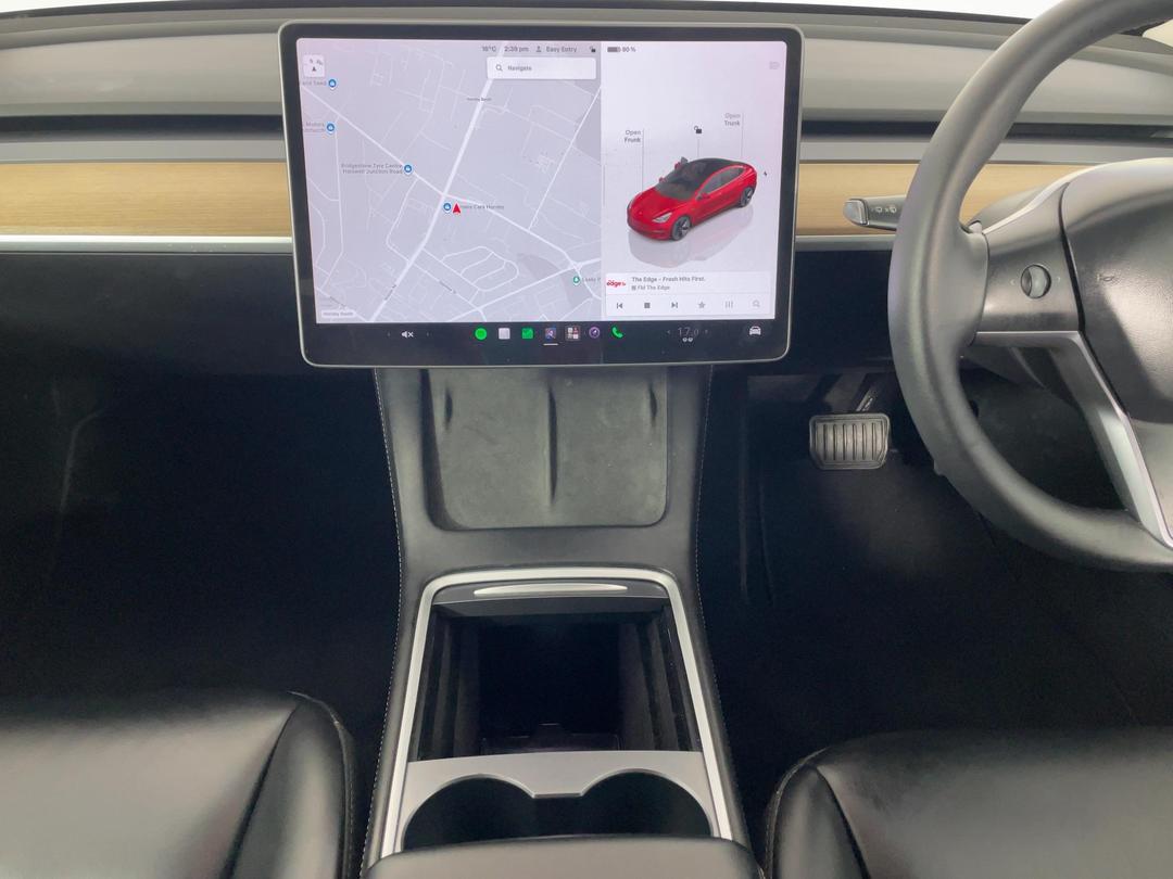 Photo '18' of Tesla Model 3