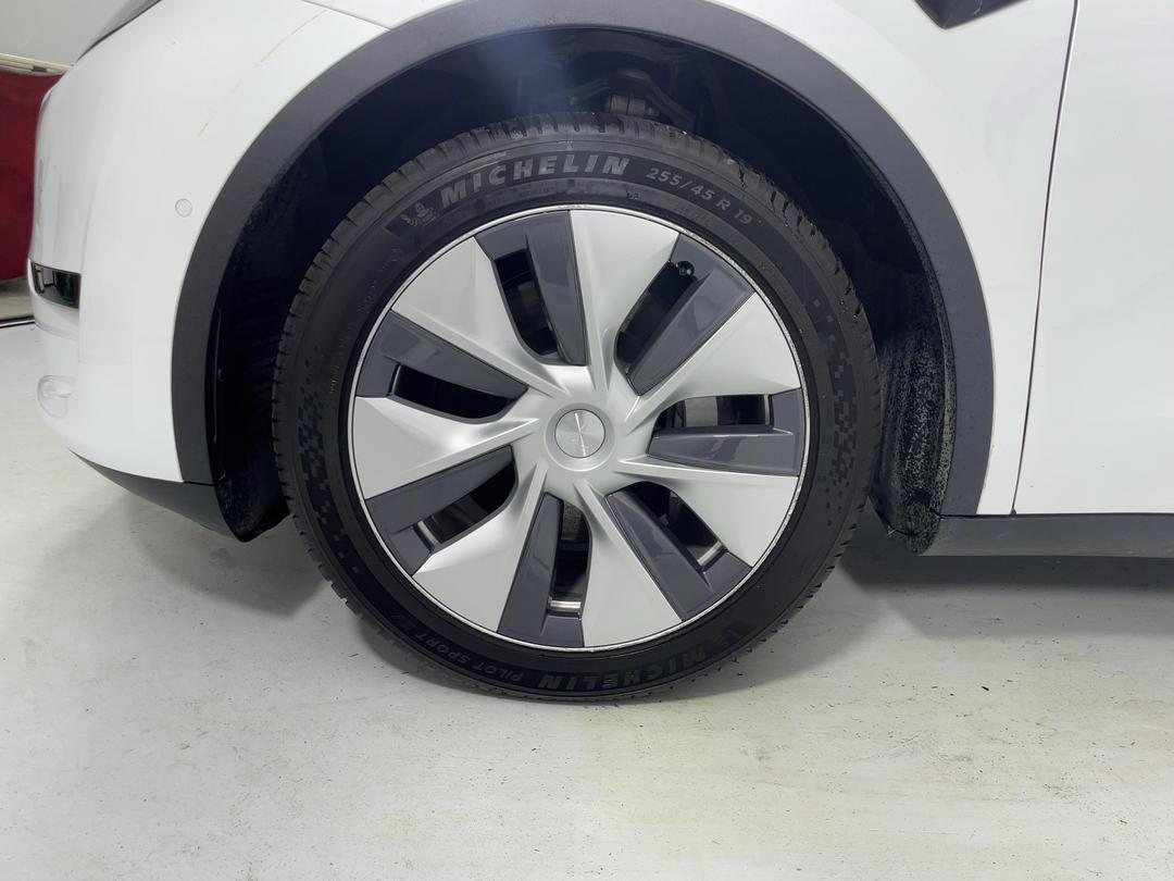 Photo '10' of Tesla Model Y
