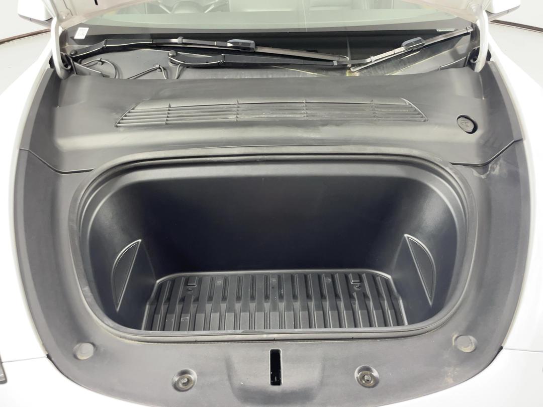 Photo '13' of Tesla Model Y
