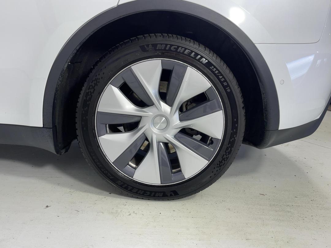 Photo '11' of Tesla Model Y