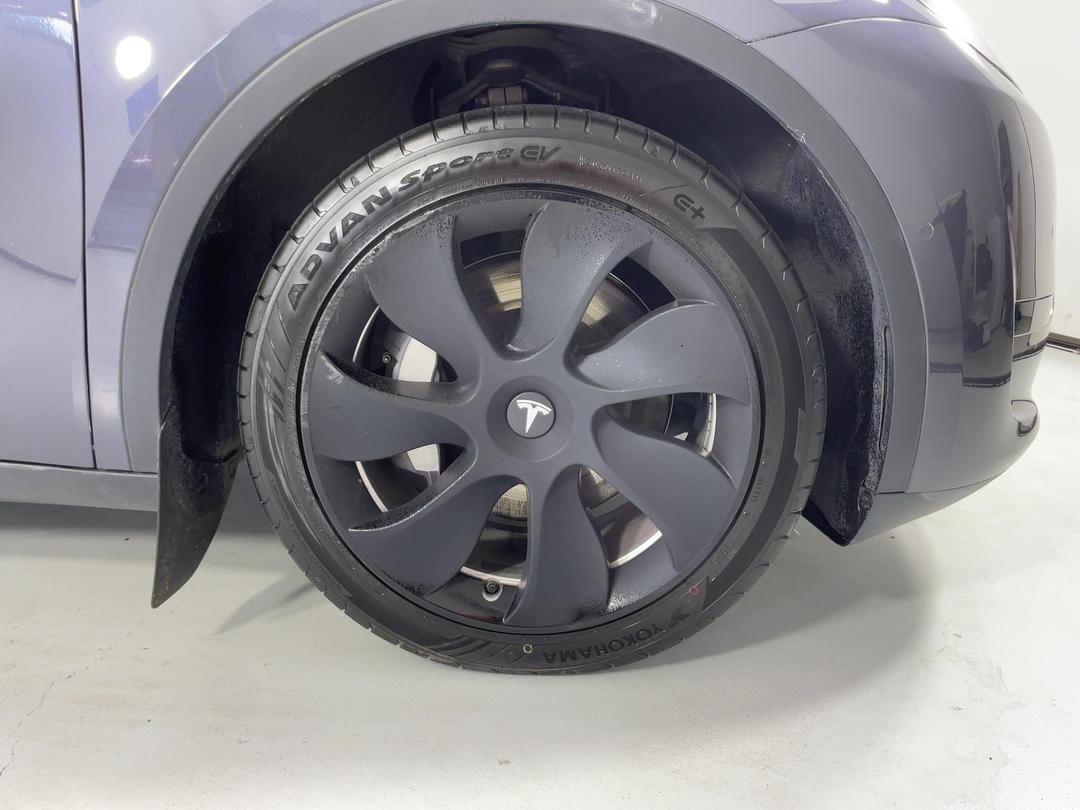 Photo '9' of Tesla Model Y