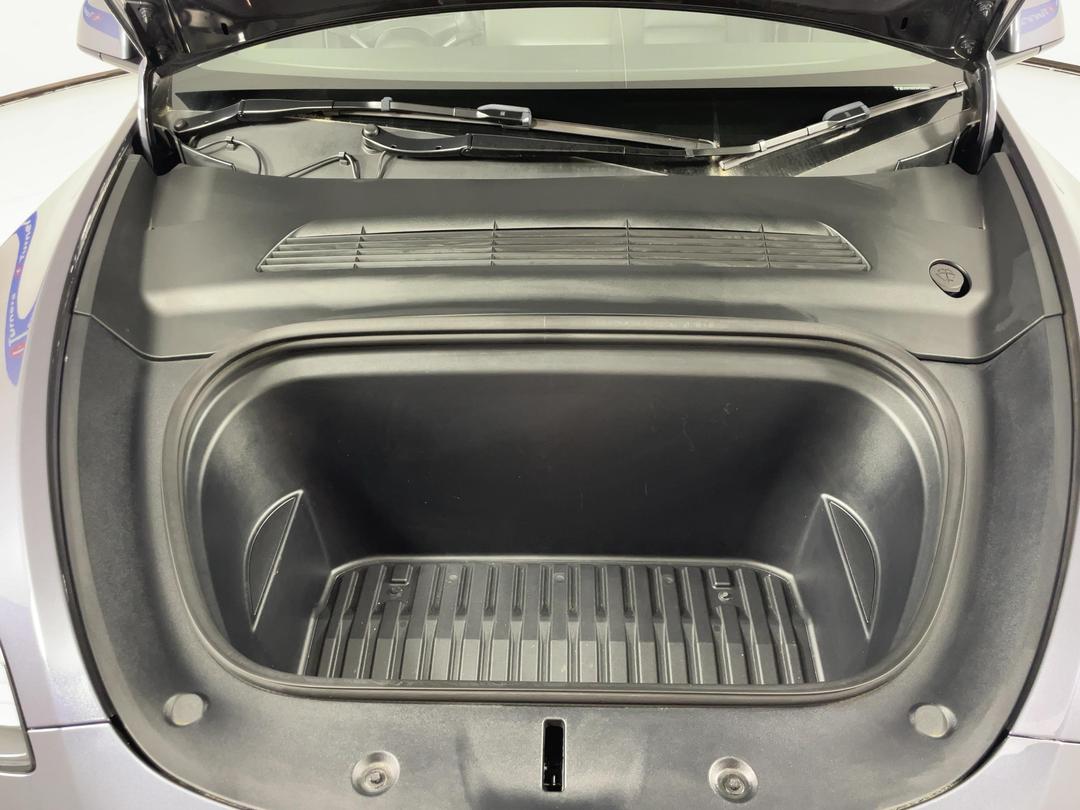 Photo '13' of Tesla Model Y