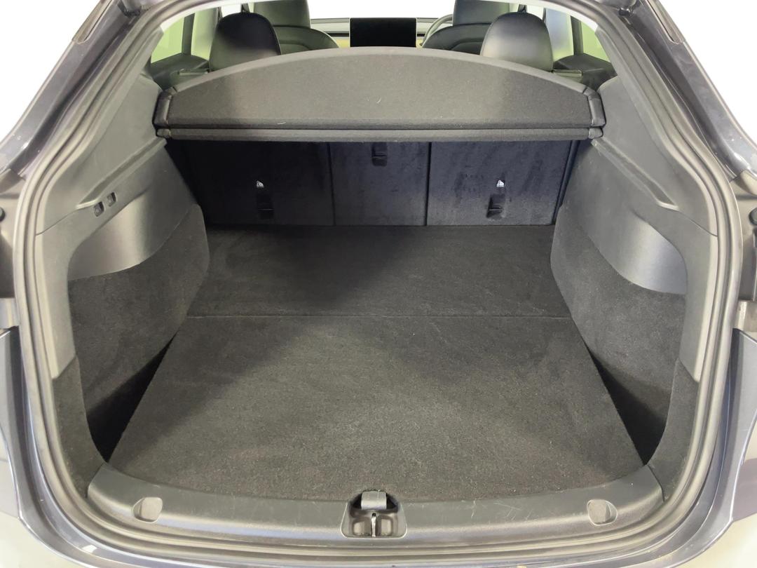 Photo '14' of Tesla Model Y