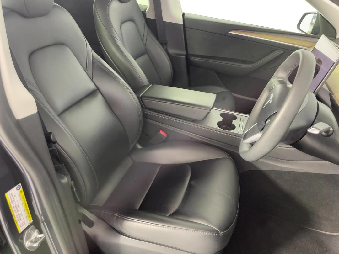 Photo '16' of Tesla Model Y