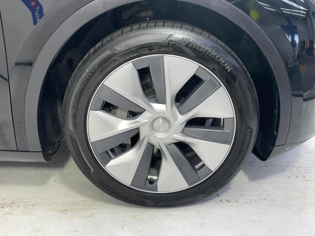 Photo '9' of Tesla Model Y